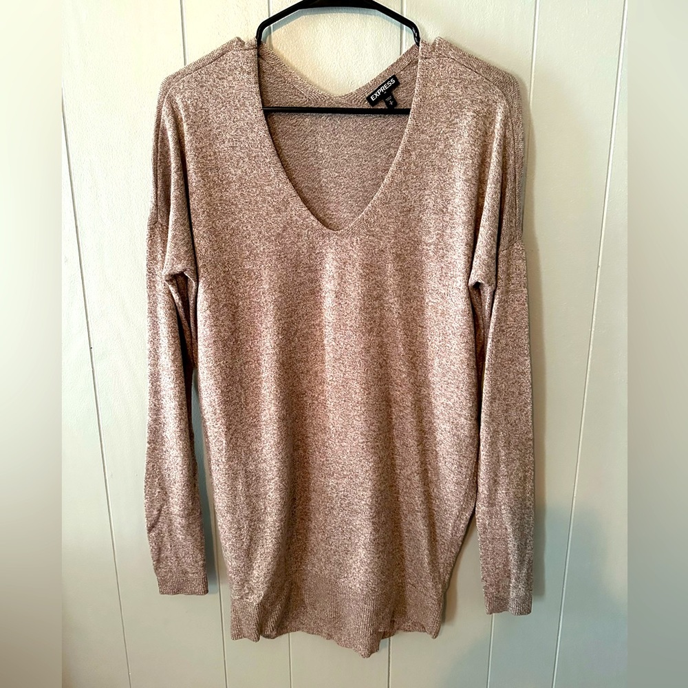 Women’s EXPRESS VNeck Sweater. Size S